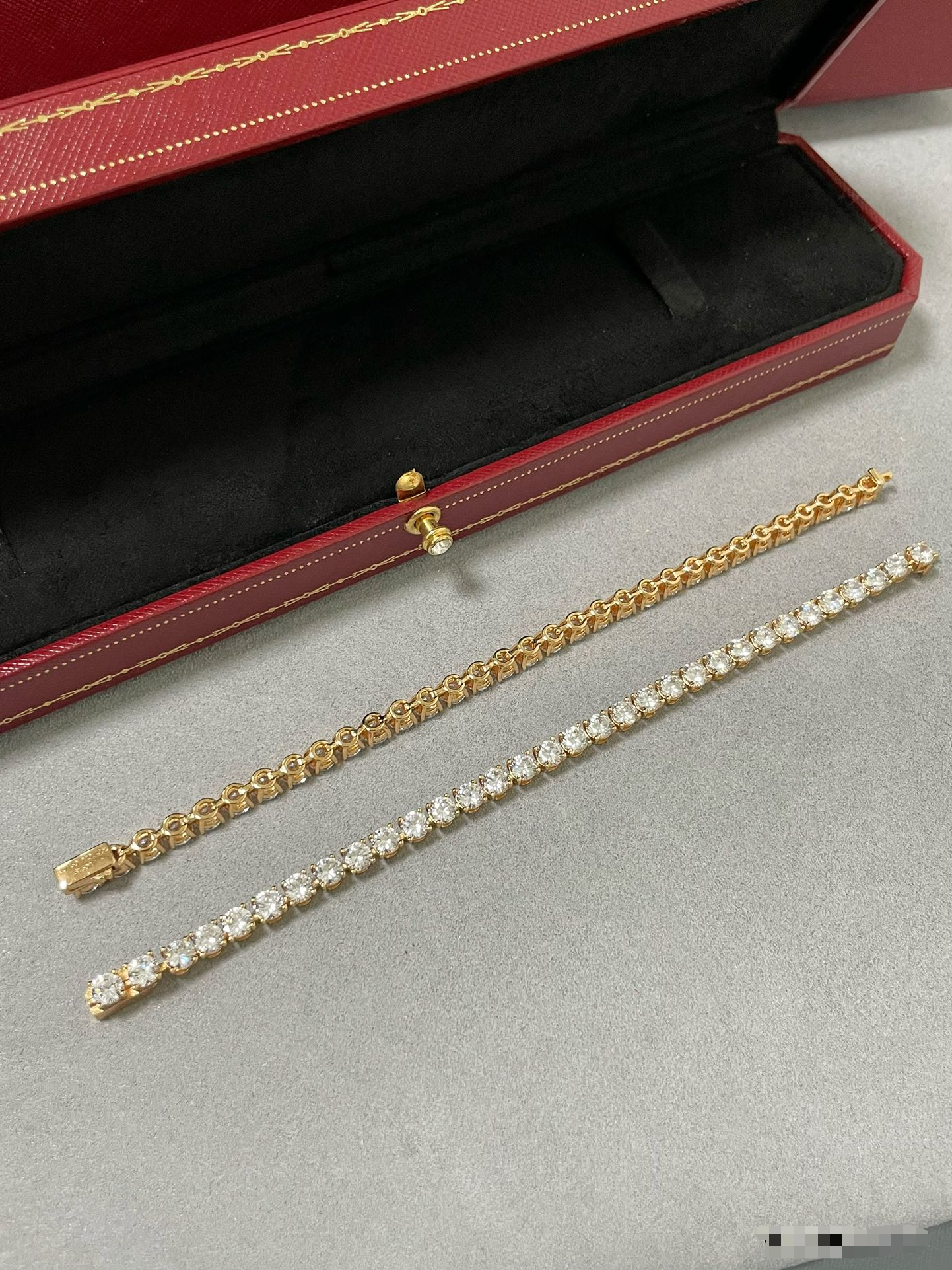 [Spark jewelrys]TENNIS BRACELET WITH FULL DIAMOND SETTING