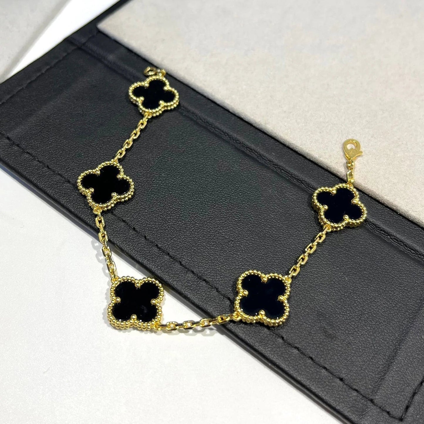 [Spark] CLOVER 5 MOTIF ONYXS BRACELET COLLECTION