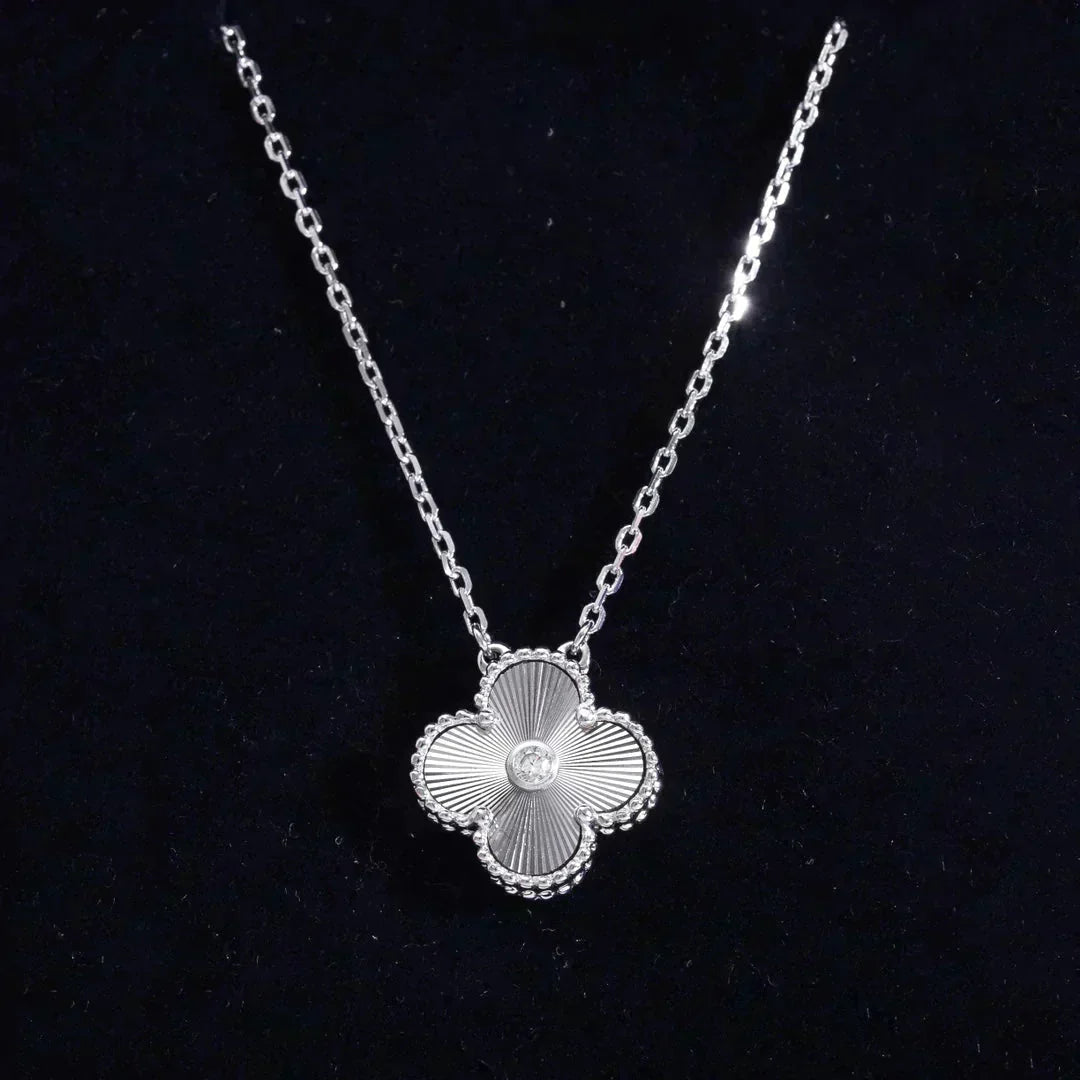 [Spark]CLOVER  15MM DIAMOND LASER NECKLACE SILVER