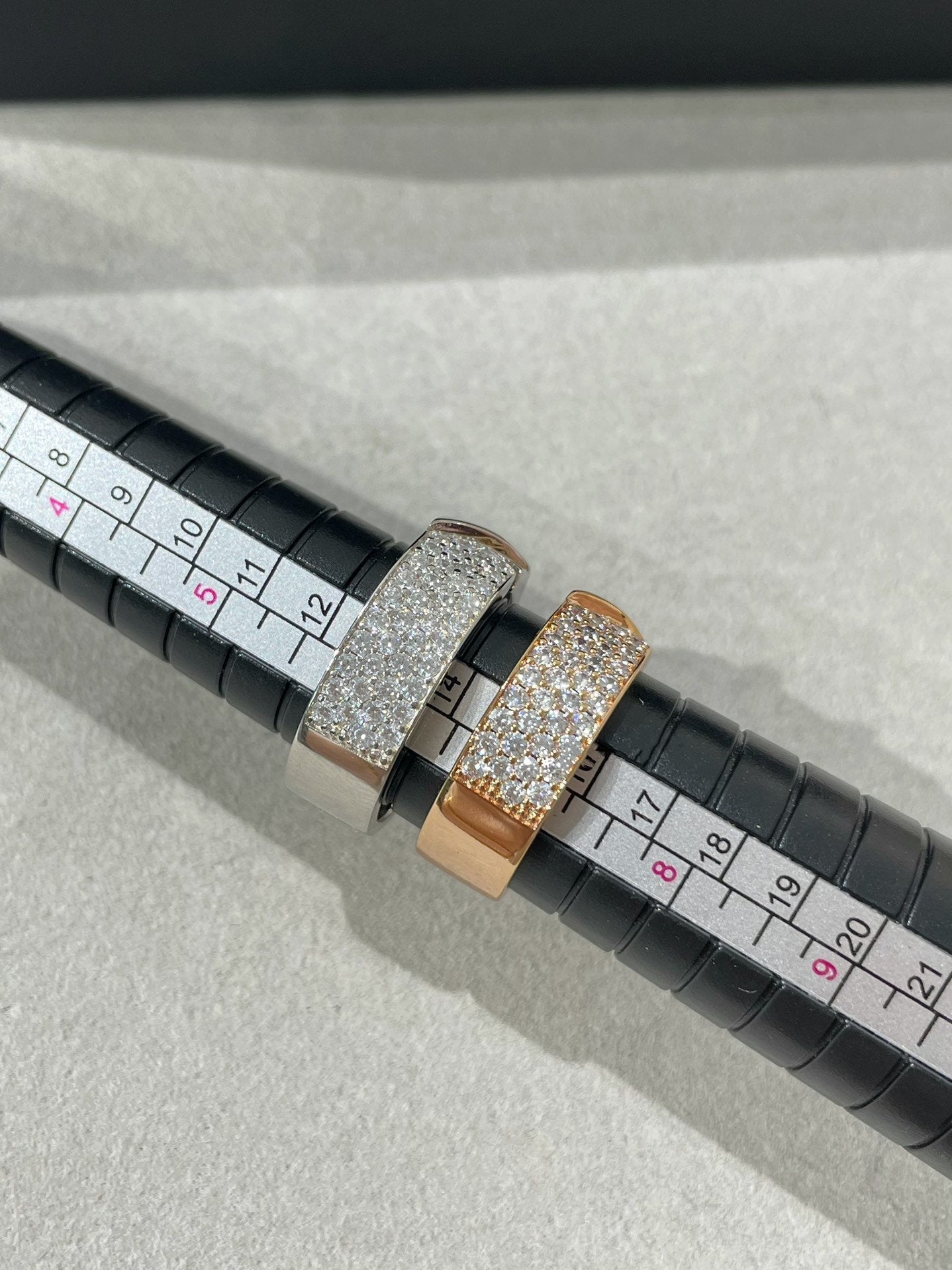 [Spark]LIENS EVIDENCE  DIAMOND PAVED RING