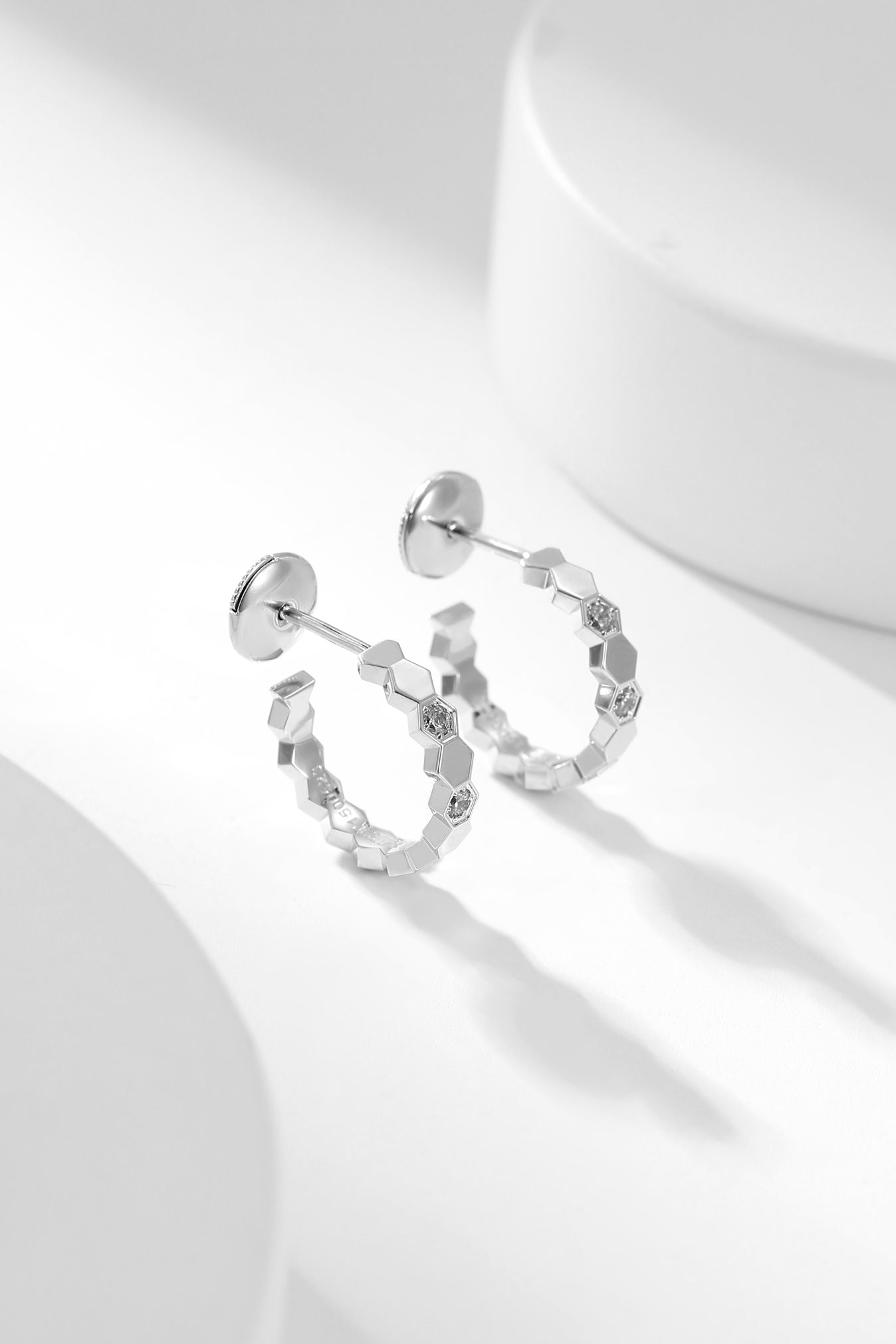 [Spark]BEE LOVE DIAMOND HOOP EARRINGS