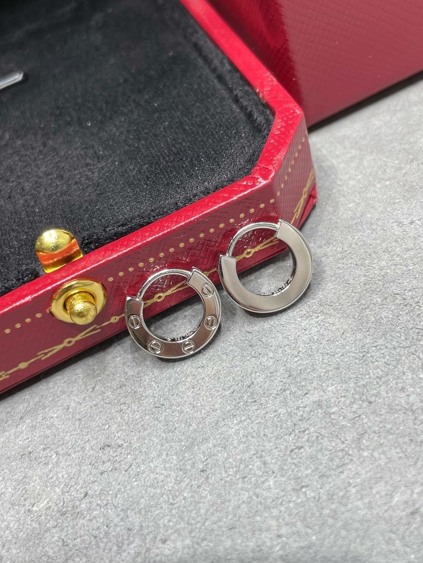 [Spark]LOVE MINI EARRINGS