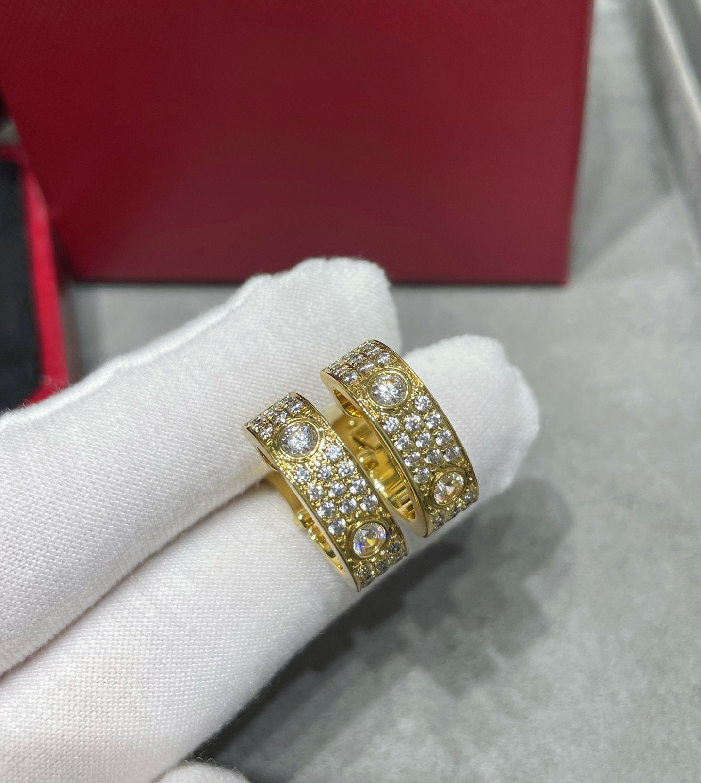 [Spark]LOVE 5.5MM DIAMOND PAVED EARRINGS