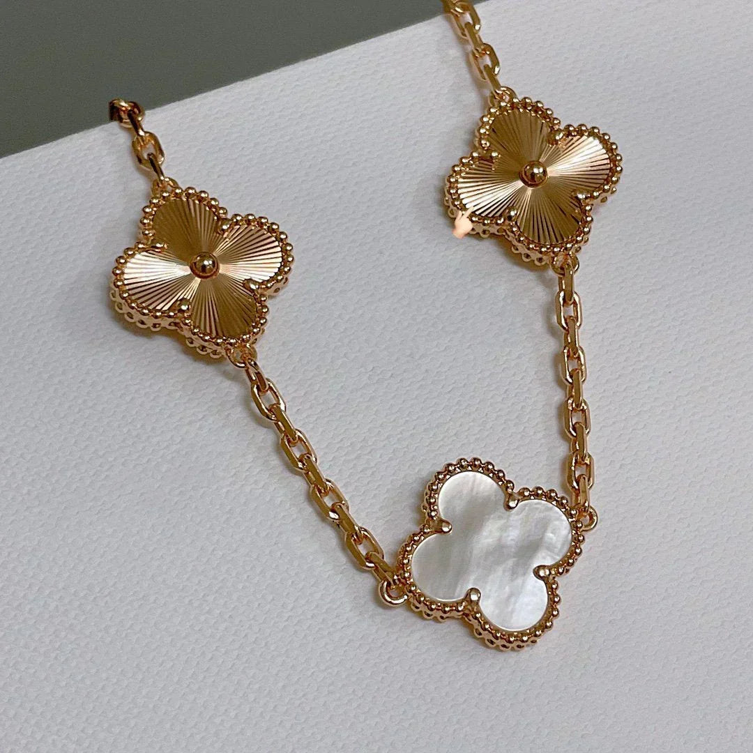 [Spark]CLOVER WHITE PEARL MOP 5 MOTIF BRACELET COLLECTION