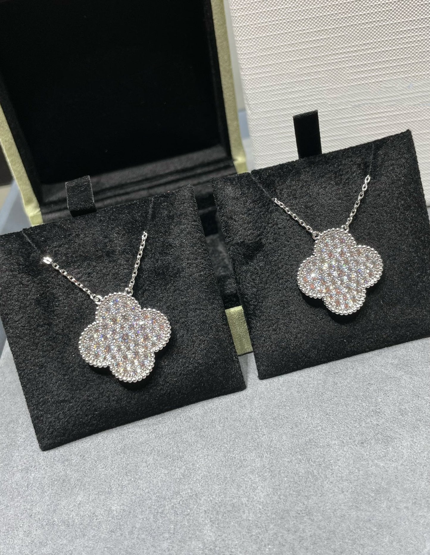 [Spark]CLOVER 25MM LARGE PENDANT DIAMOND PAVED SILVER NECKLACE