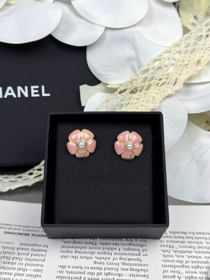 [Spark]26C Pink Camellia Pearl Enamel Stud Earrings