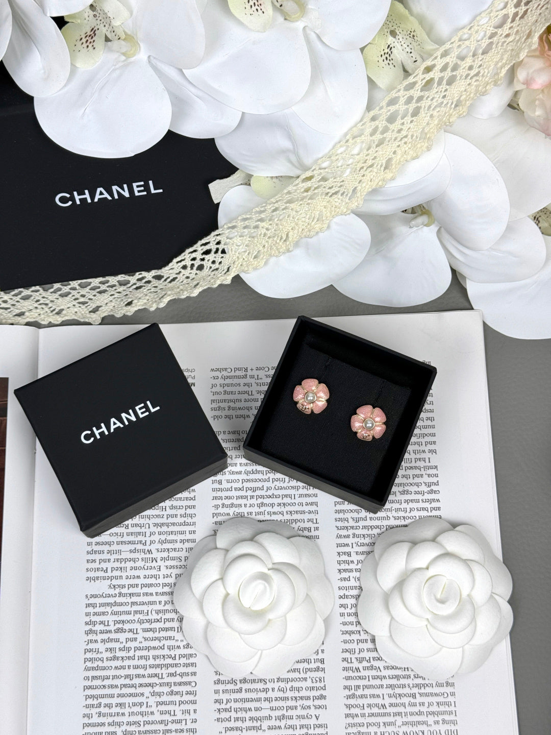 [Spark]26C Pink Camellia Pearl Enamel Stud Earrings