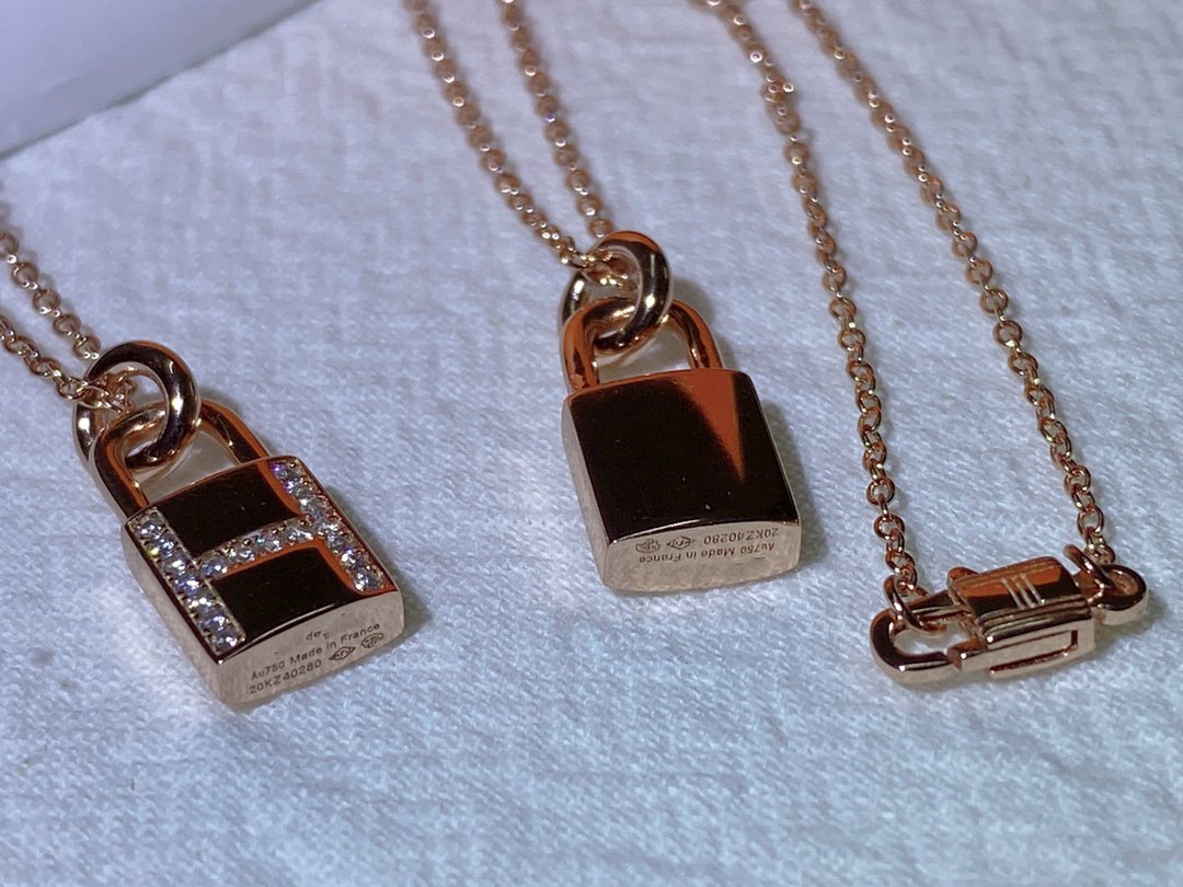 [Spark]HM ADVANCED NICHE LOCK HEAD NECKLACE DIAMONDS