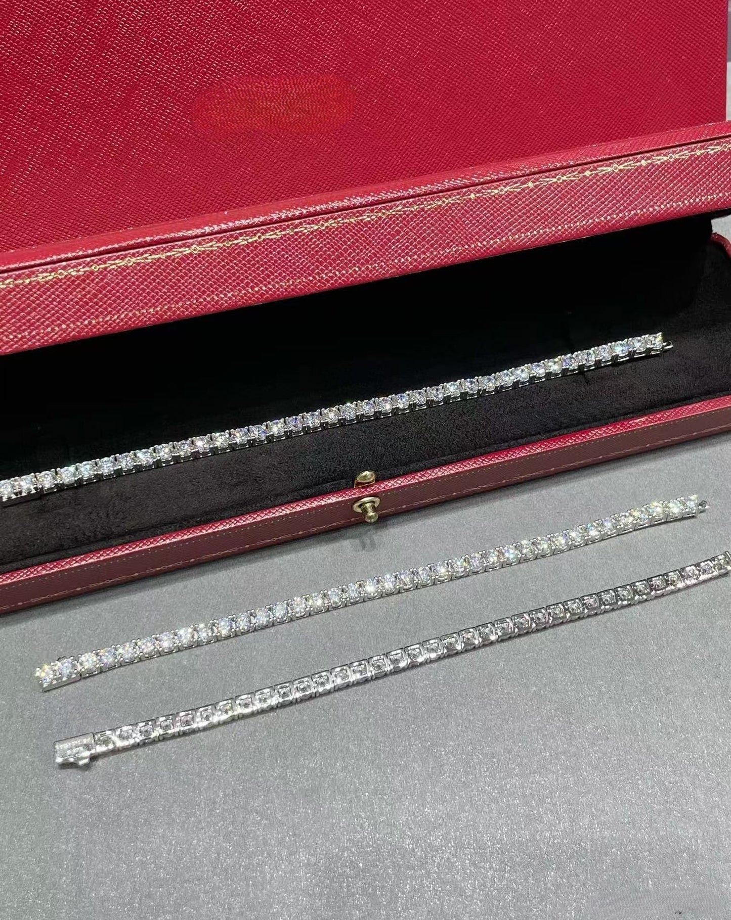 [Spark jewelrys]TENNIS BRACELET WITH FULL DIAMOND SETTING