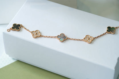 [Spark] CLOVER 5 MOTIF GRAY MOP BRACELET COLLECTION