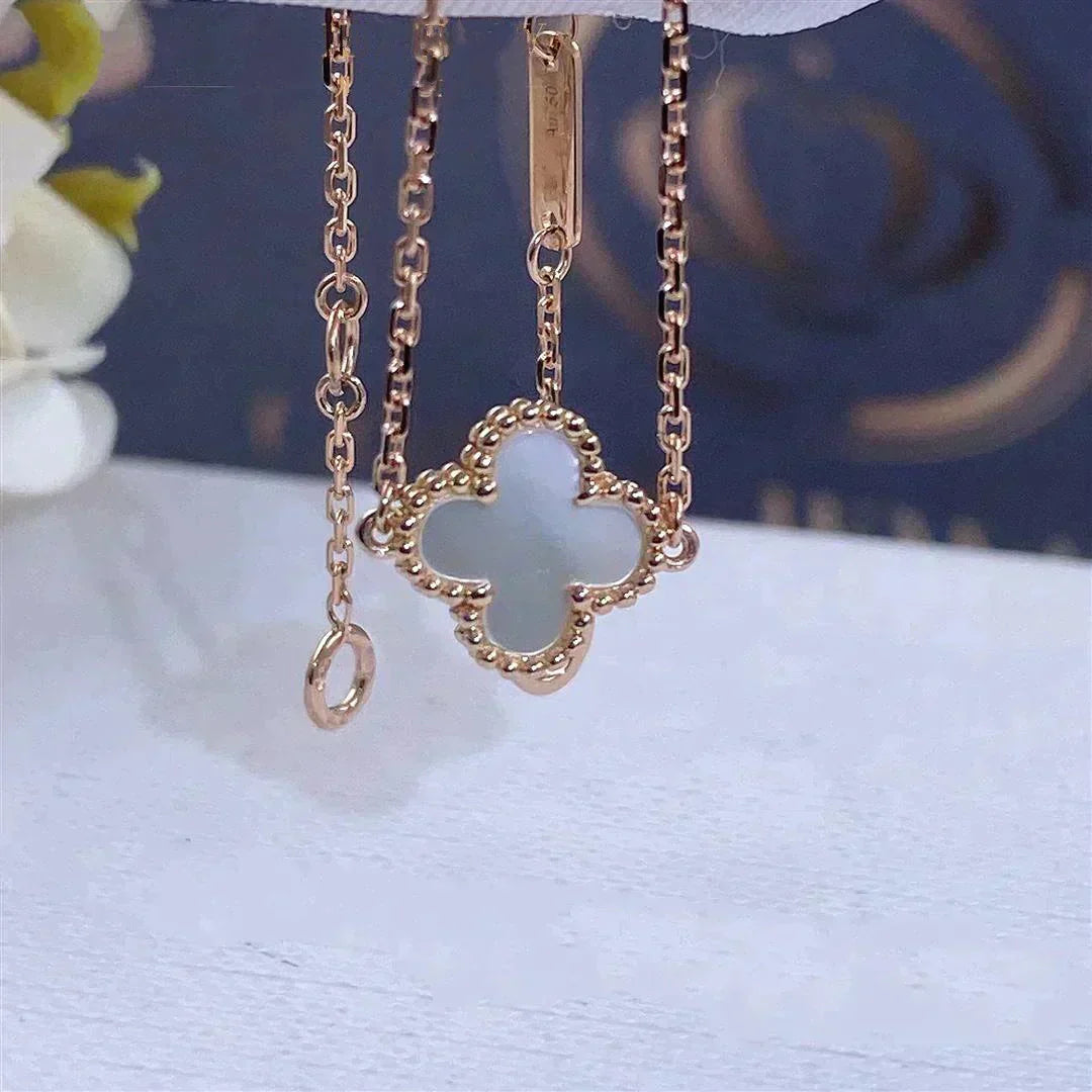[Spark]CLOVER WHITE MOP SINGLE FLOWER BRACELET